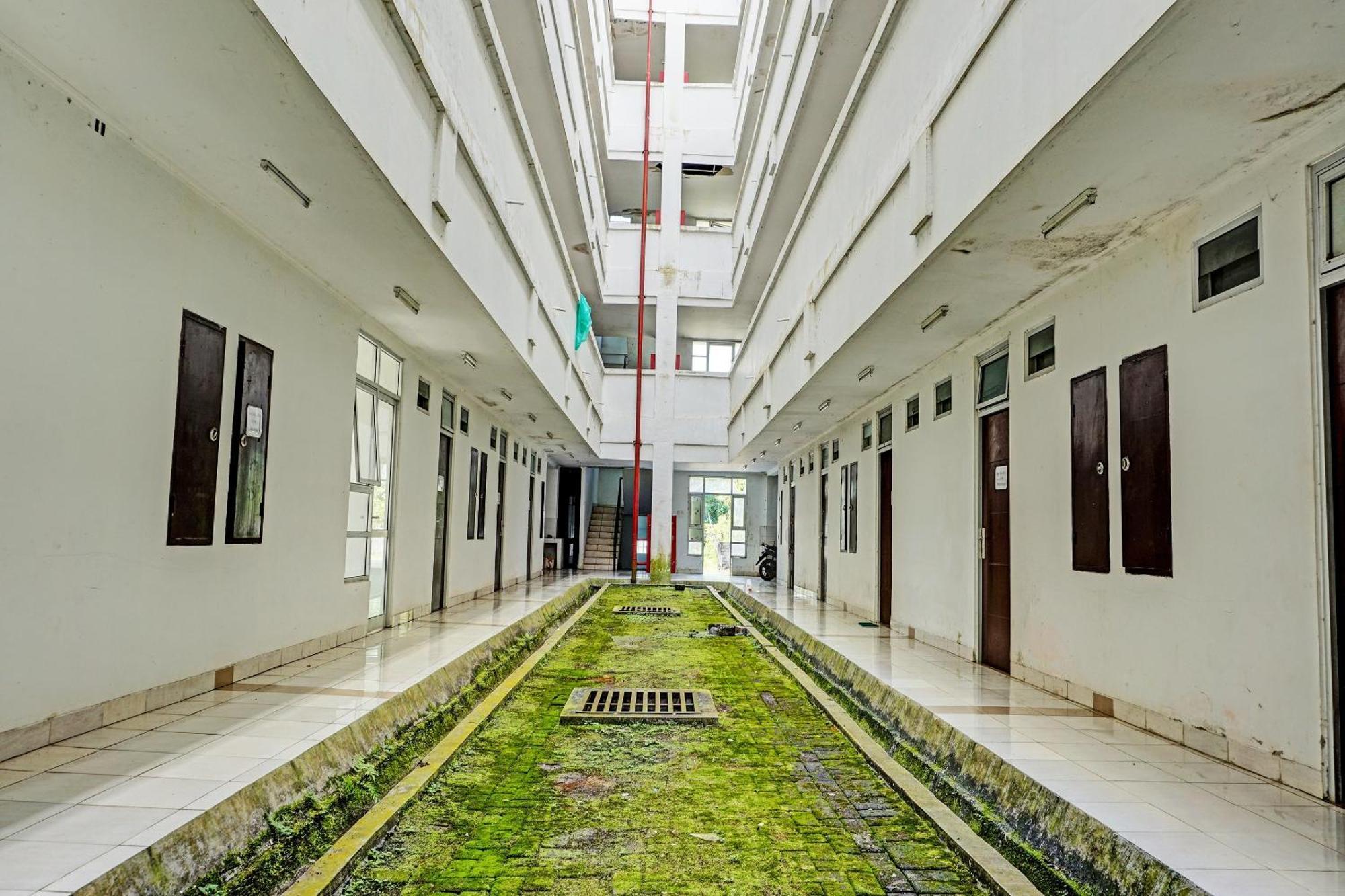 Spot On 92374 Penginapan Rusunawa Malang Exteriér fotografie