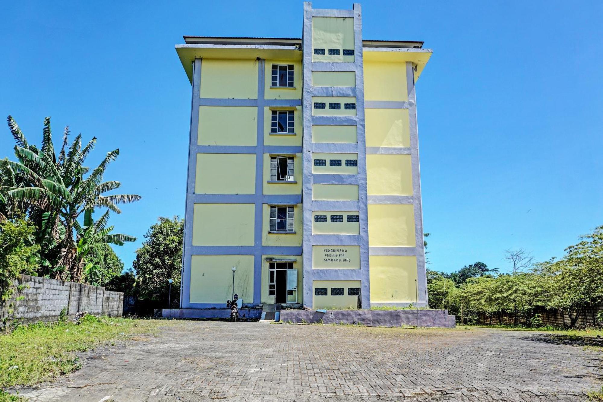 Spot On 92374 Penginapan Rusunawa Malang Exteriér fotografie
